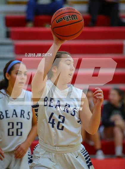 Thumbnail 3 in Mayfield vs. La Cueva (Albuquerque Academy Joe Armijo Basketball Classic) photogallery.