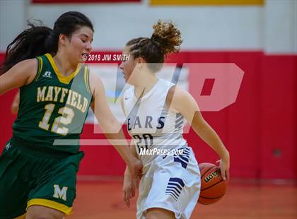 Thumbnail 3 in Mayfield vs. La Cueva (Albuquerque Academy Joe Armijo Basketball Classic) photogallery.