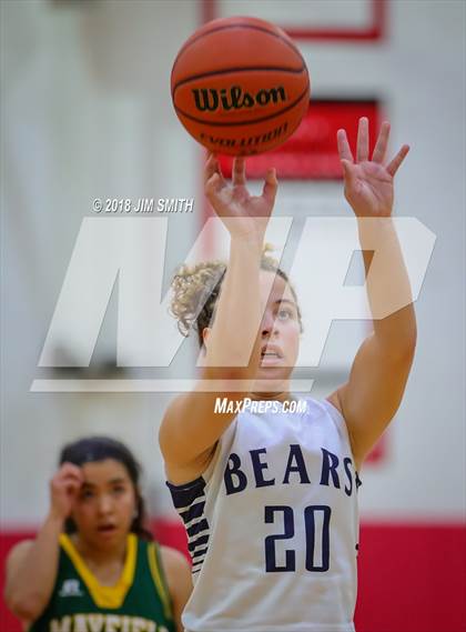 Thumbnail 2 in Mayfield vs. La Cueva (Albuquerque Academy Joe Armijo Basketball Classic) photogallery.