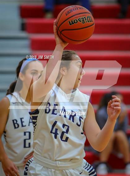 Thumbnail 1 in Mayfield vs. La Cueva (Albuquerque Academy Joe Armijo Basketball Classic) photogallery.