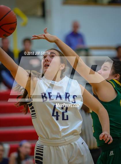 Thumbnail 3 in Mayfield vs. La Cueva (Albuquerque Academy Joe Armijo Basketball Classic) photogallery.