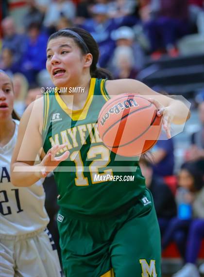 Thumbnail 2 in Mayfield vs. La Cueva (Albuquerque Academy Joe Armijo Basketball Classic) photogallery.