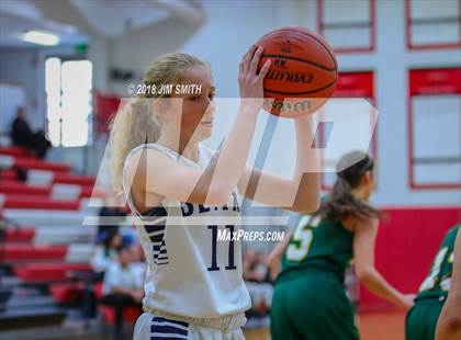 Thumbnail 2 in Mayfield vs. La Cueva (Albuquerque Academy Joe Armijo Basketball Classic) photogallery.
