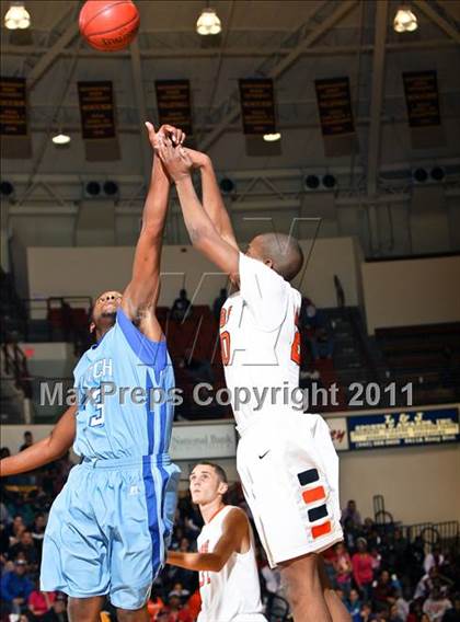 Thumbnail 3 in Burkburnett vs. Wilmer-Hutchins (Fantasy of Lights) photogallery.