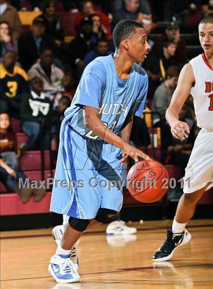 Thumbnail 3 in Burkburnett vs. Wilmer-Hutchins (Fantasy of Lights) photogallery.