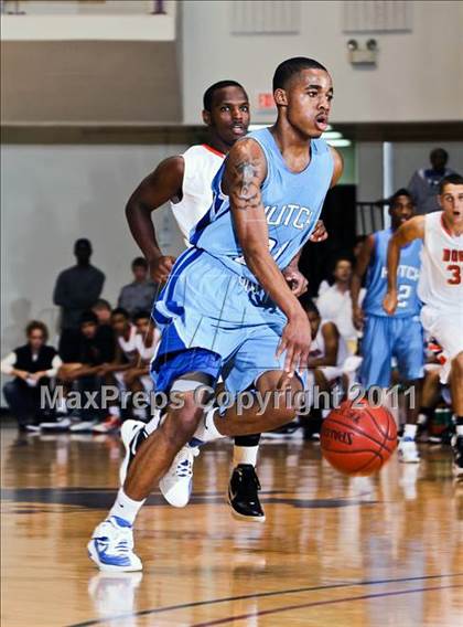 Thumbnail 3 in Burkburnett vs. Wilmer-Hutchins (Fantasy of Lights) photogallery.