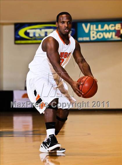 Thumbnail 1 in Burkburnett vs. Wilmer-Hutchins (Fantasy of Lights) photogallery.