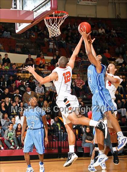 Thumbnail 1 in Burkburnett vs. Wilmer-Hutchins (Fantasy of Lights) photogallery.