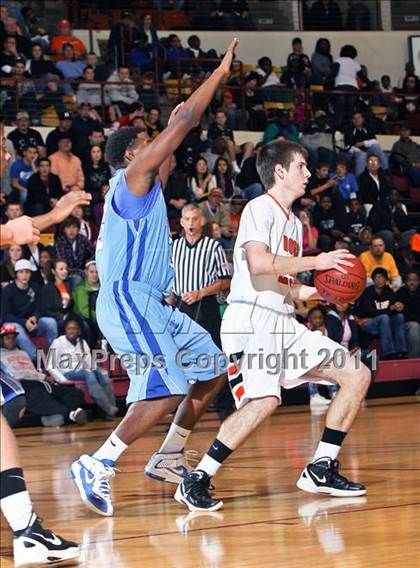 Thumbnail 2 in Burkburnett vs. Wilmer-Hutchins (Fantasy of Lights) photogallery.