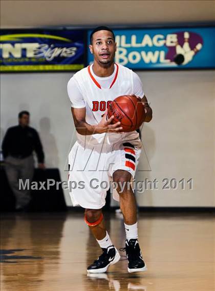 Thumbnail 1 in Burkburnett vs. Wilmer-Hutchins (Fantasy of Lights) photogallery.