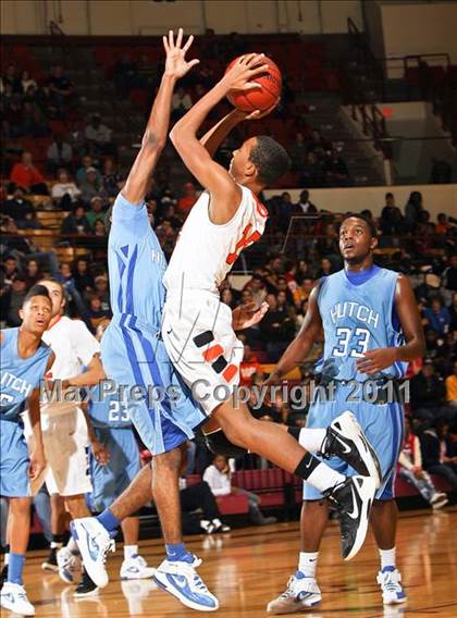 Thumbnail 3 in Burkburnett vs. Wilmer-Hutchins (Fantasy of Lights) photogallery.