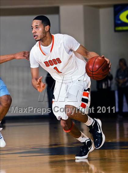 Thumbnail 1 in Burkburnett vs. Wilmer-Hutchins (Fantasy of Lights) photogallery.