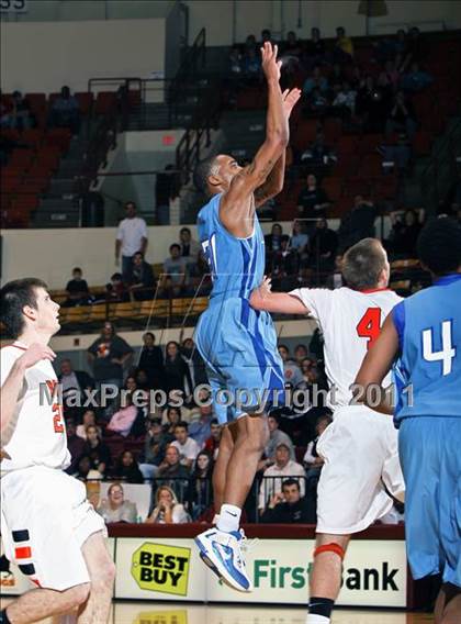 Thumbnail 2 in Burkburnett vs. Wilmer-Hutchins (Fantasy of Lights) photogallery.