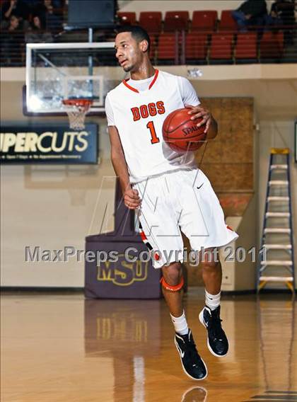 Thumbnail 2 in Burkburnett vs. Wilmer-Hutchins (Fantasy of Lights) photogallery.