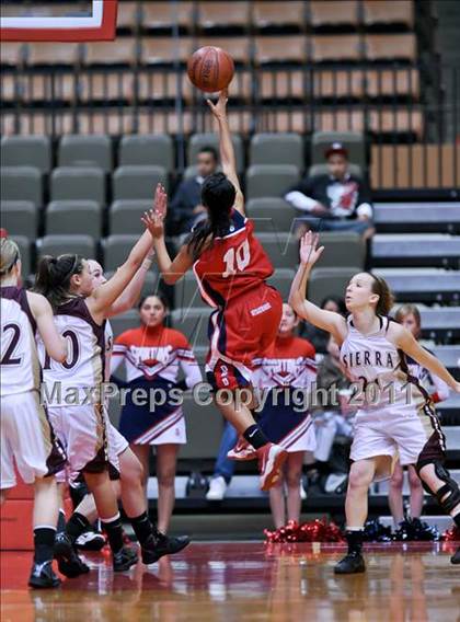 Thumbnail 1 in Sierra vs. Strathmore (CIF CS D4 Final) photogallery.