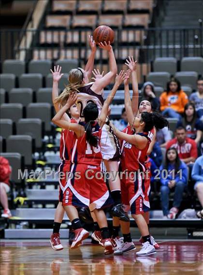 Thumbnail 2 in Sierra vs. Strathmore (CIF CS D4 Final) photogallery.