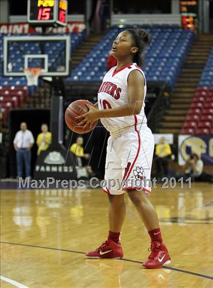 Thumbnail 2 in St. Mary's vs. Windward (CIF State D4 Final) photogallery.