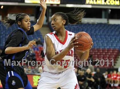 Thumbnail 1 in St. Mary's vs. Windward (CIF State D4 Final) photogallery.