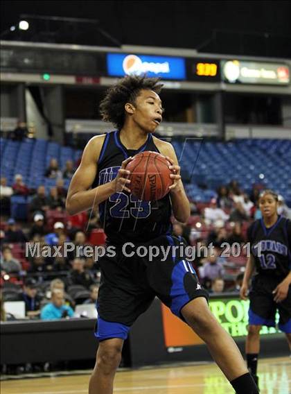 Thumbnail 2 in St. Mary's vs. Windward (CIF State D4 Final) photogallery.