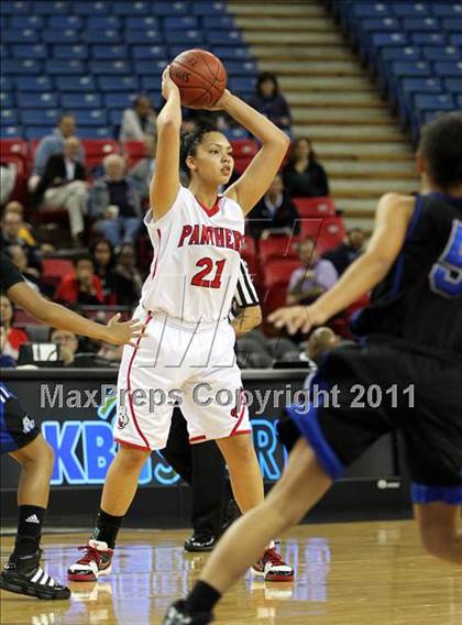 Thumbnail 3 in St. Mary's vs. Windward (CIF State D4 Final) photogallery.