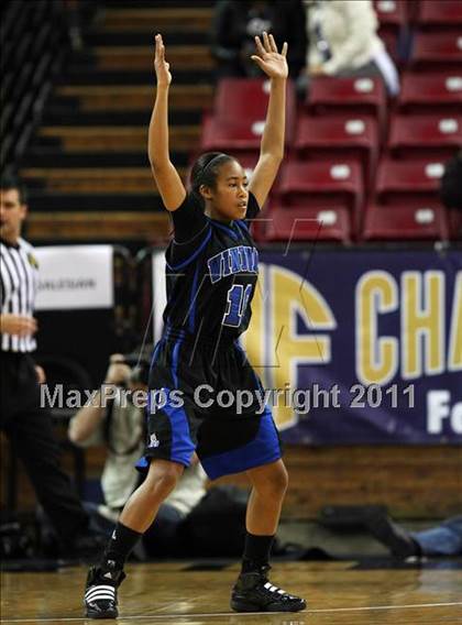Thumbnail 2 in St. Mary's vs. Windward (CIF State D4 Final) photogallery.