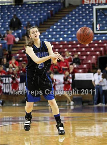 Thumbnail 3 in St. Mary's vs. Windward (CIF State D4 Final) photogallery.