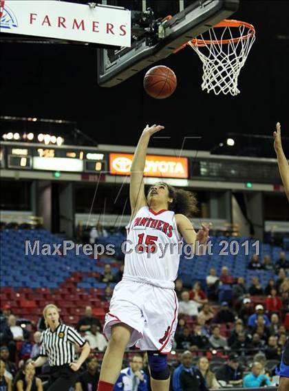 Thumbnail 3 in St. Mary's vs. Windward (CIF State D4 Final) photogallery.