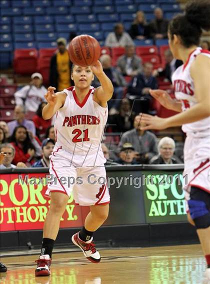 Thumbnail 1 in St. Mary's vs. Windward (CIF State D4 Final) photogallery.