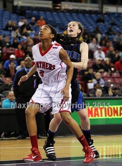Thumbnail 1 in St. Mary's vs. Windward (CIF State D4 Final) photogallery.