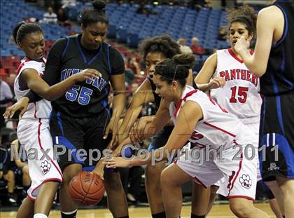 Thumbnail 1 in St. Mary's vs. Windward (CIF State D4 Final) photogallery.