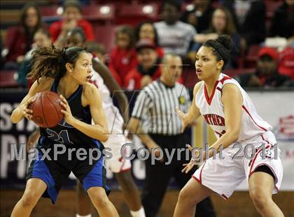 Thumbnail 1 in St. Mary's vs. Windward (CIF State D4 Final) photogallery.