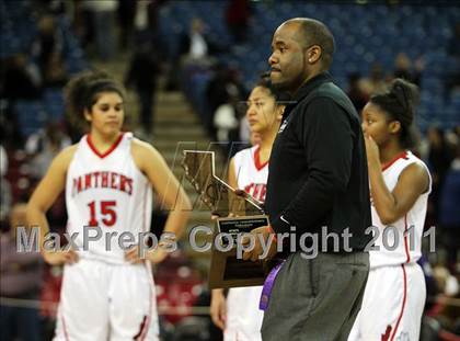 Thumbnail 2 in St. Mary's vs. Windward (CIF State D4 Final) photogallery.