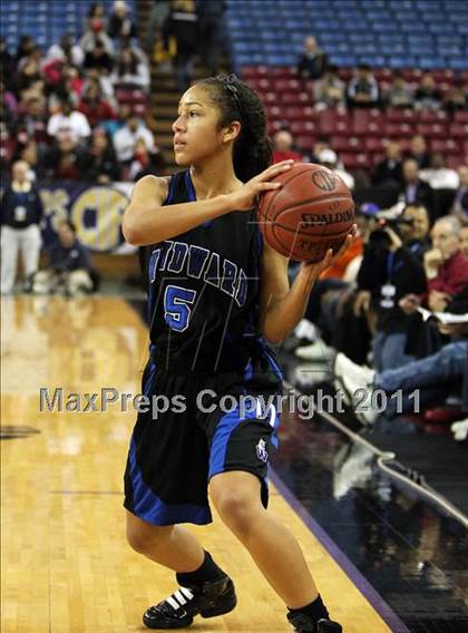Thumbnail 2 in St. Mary's vs. Windward (CIF State D4 Final) photogallery.