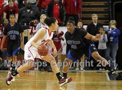 Thumbnail 3 in St. Mary's vs. Windward (CIF State D4 Final) photogallery.
