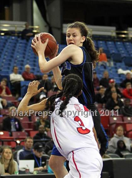 Thumbnail 2 in St. Mary's vs. Windward (CIF State D4 Final) photogallery.