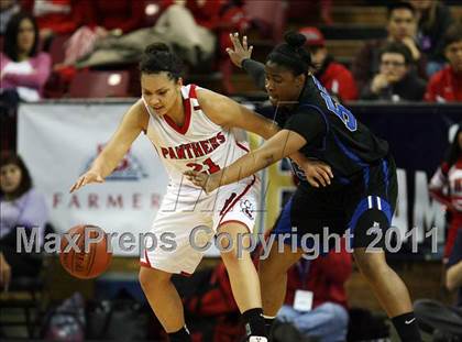Thumbnail 2 in St. Mary's vs. Windward (CIF State D4 Final) photogallery.