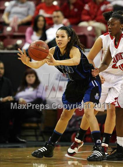 Thumbnail 1 in St. Mary's vs. Windward (CIF State D4 Final) photogallery.