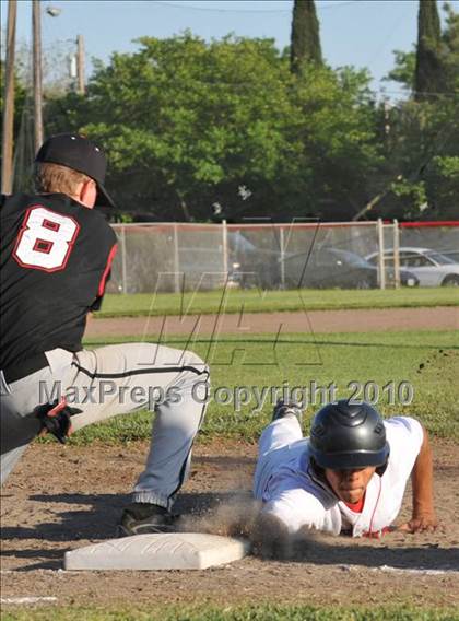 Thumbnail 2 in Foothill vs. Corning (CIF NS D1 Playoffs) photogallery.