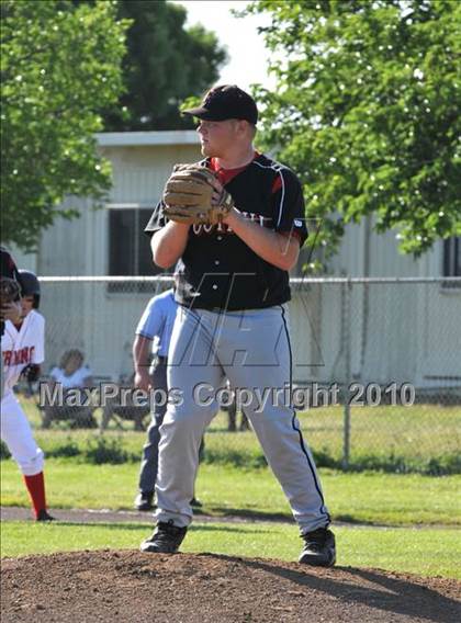 Thumbnail 2 in Foothill vs. Corning (CIF NS D1 Playoffs) photogallery.
