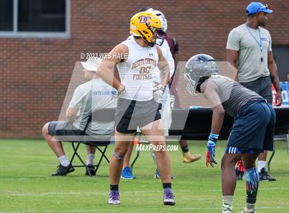 Thumbnail 2 in DeSoto Central vs. Lewisburg (U of Memphis 7v7) photogallery.