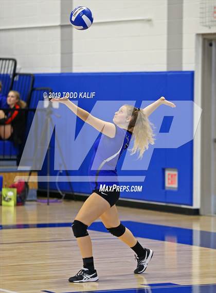 Thumbnail 1 in Coginchaug Regional @ East Hampton photogallery.