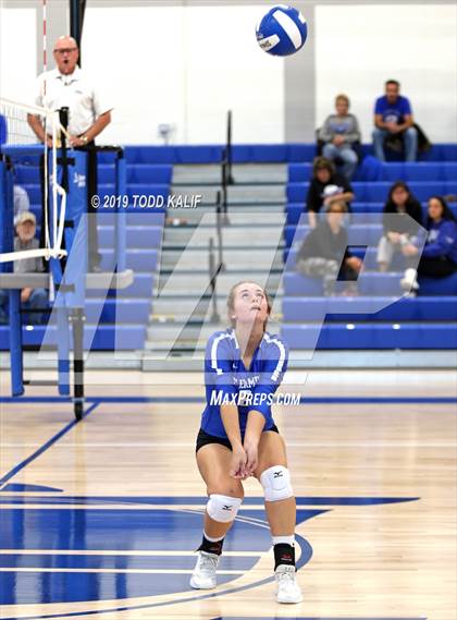 Thumbnail 3 in Coginchaug Regional @ East Hampton photogallery.