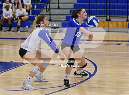 Thumbnail 3 in Coginchaug Regional @ East Hampton photogallery.