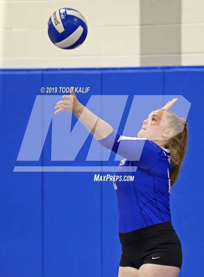 Thumbnail 3 in Coginchaug Regional @ East Hampton photogallery.
