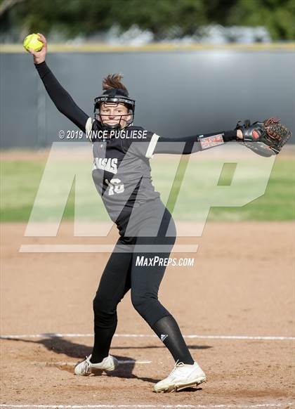 Thumbnail 2 in Calabasas @ Louisville photogallery.