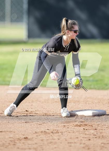Thumbnail 2 in Calabasas @ Louisville photogallery.