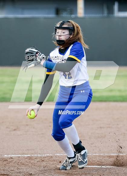 Thumbnail 3 in Calabasas @ Louisville photogallery.