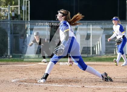 Thumbnail 1 in Calabasas @ Louisville photogallery.