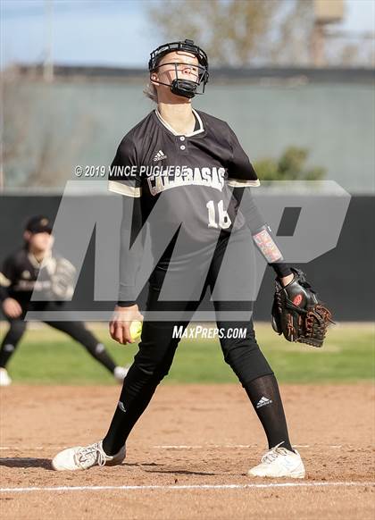 Thumbnail 2 in Calabasas @ Louisville photogallery.