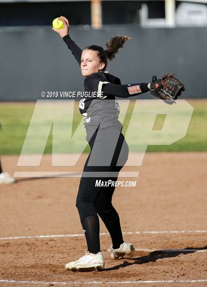 Thumbnail 3 in Calabasas @ Louisville photogallery.